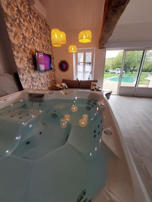 L'Incontournable - Loiret Spa Ladon 외부 사진